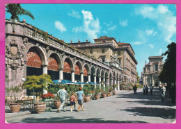 314104 / Italy > Lombardia > Bergamo - The Porticoes Of The "Sentierone " Building Street Little Girl Men Women 1966 PC - Bergamo
