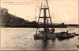 (31/07/25) 49-CPA CHALONNES SUR LOIRE - LA LOIRE NAVIGABLE - UNE SONNETTE MUNIE DE SON MOUTON SERVANT A ENFONCER........ - Chalonnes Sur Loire