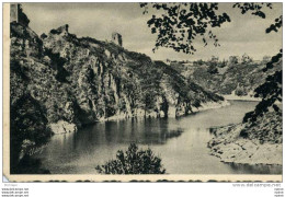 Delcampe - CROZANT RUINES SURPLOMBANT LA CREUSE TB ETAT - Crozant