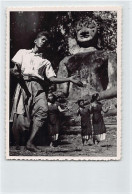 Delcampe - Laos - Danseuses Laotiennes Et Leur Maître - PHOTOGRAPHIE Format 9 Cm X 12 Cm - Ed. Haut-Commissariat - Laos
