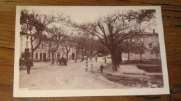 Delcampe - ROUSSILLON, La Place .............. 24829 - Roussillon
