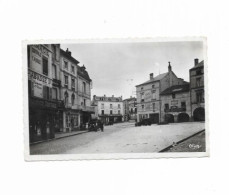 Delcampe - 86  Vienne  :  Loudun  Place Ste Croix  Les Arcades     Réf 11350 - Loudun