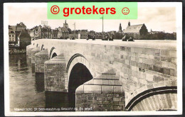 Delcampe - MAASTRICHT St. Servaasbrug Met Gezicht Op De Stad 1941 Dakreclame Droste Bonbons - Maastricht