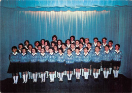 Delcampe - 93-BONDY- LES PETITS ECOLIERS CHATANTS DE BONDY - TENUE TELEVISION - Bondy