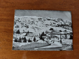 Delcampe - 73 COURCHEVEL VUE GENERALE DE LA PISTE DE LA LOZE ET LE GROUPE DES HOTELS CARTE PHOTO JANSOL 1956 - Courchevel