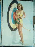 Delcampe - PIN-UP Vintage Ragazza Bionda In Bikini Con Arco Freccia E Bersaglio  V1965 KM9789 - Pin-Ups