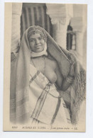 Delcampe - CPA - Afrique Du Nord / Scènes Et Types - Jeune Femme Arabe (nue) / Cachet Essences D'Orient - Charles BEY à Paris 15ème - Afrika