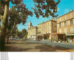 Delcampe - 83.  OLLIOULES .  La Place . - Ollioules