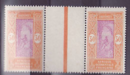 Delcampe - Dahomey N°77 30c Recolte Des Noix De Coco ** Paire Interpanneau - Ongebruikt