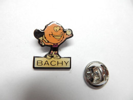 Delcampe - Beau Pin's , Tennis De Table , Bachy , Nord - Tischtennis