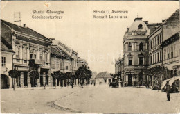 Delcampe - T3 1923 Sepsiszentgyörgy, Sfantu Gheorghe; Kossuth Lajos Utca, Kossuth Kávéház, Kozma, Fogolyán Endre üzlete, Piac / Str - Unclassified