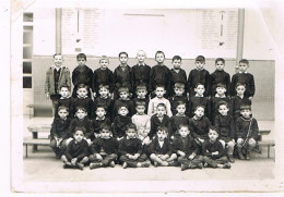 Delcampe - PHOTO  180X130  PHOTO1958 ECOLEVICTOR HUGO - Schulen