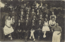 Delcampe - LD Carte-photo – Groupe De Personnes (Villefranche Sur Saône ?) - Altri & Non Classificati