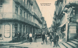 Delcampe - [-5%] BELGIQUE - Blankenberghe - Rue Des Pêcheurs - Statue - Lion - Enfant - Animé - E Desaix - Carte Postale Ancienne - Blankenberge