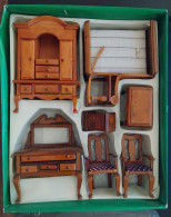 Delcampe - Miniature En Bois 8 Meubles Dinette Armoire Lit Chevet Chaise Bureau Rockingchair - Sonstige & Ohne Zuordnung