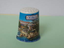 Delcampe - DÉ A COUDRE EN PORCELAINE - NERJA -  ESPAGNE -   BATEAU - PAYSAGE MARIN - Dedales