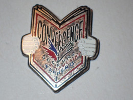 Delcampe - Pin's Secours Populaire Français , Convergence , Média Journal - Associations