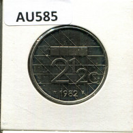 Delcampe - 2 1/2 GULDEN 1982 NEERLANDÉS NETHERLANDS Moneda #AU585 - 1980-2001 : Beatrix