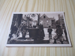 Delcampe - CPA Locronan (29).Le Puits Banal De La Place - Carte Animée. - Locronan