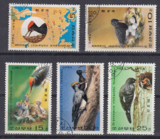 Delcampe - Corée Du Nord 1978 Série Pic De Corée Dryocopus Richardsi Tristram 5 Timbres Oblitérés - Piciformes (pájaros Carpinteros)