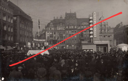 Delcampe - Foto AK Leipzig Markt Kundgebung Demonstration Leipziger Lebensversicherung Rudolf Mosse A Hainstraße Katharinenstraße - Leipzig