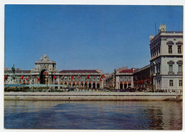 Delcampe - LISBOA - Praça Do Comércio E Arco Da Rua Augusta - Ed. PORTUGAL COLORIDO Nº 121  (2 Scans) - Lisboa