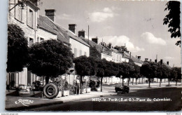 Delcampe - 91 MILLY LA FORET - La Place Du Colombier. - Milly La Foret