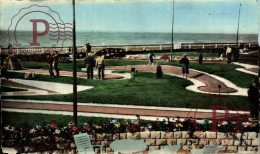 Delcampe - Cabourg, Le Golf Le Mur Fleuri Au Bord De La Digue Promenade. GAMES JEUX JUEGOS - Sonstige & Ohne Zuordnung