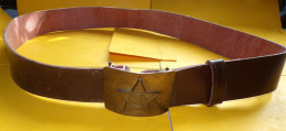 Delcampe - CEINTURON EN MATIERE SYNTHETIQUE  DE L'ARMEE RUSSE , LONGUEUR DU CEINTURON POUR ATTACHE 100 CM MAXI LONGUEUR TOTALE AVEC - Ausrüstung