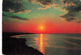 Delcampe - [-10%] ITALIE - Riviera Adriatica - Tramonto Da Gabicce Monte - Coucher Du Soleil - Littoral - Ed B Marcaccini - Carte P - Pesaro
