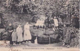 Delcampe - AQ-47) DAMAZAN - FONTAINE  -  ANIMATION -  ENFANTS - HABITANTS - ( 2 SCANS ) - Damazan