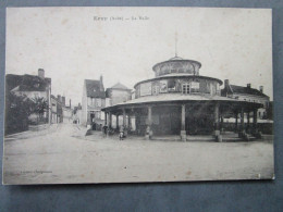 Delcampe - CPA 10 Aube ERVY Le CHATEL  - La Halle  - Enfant Avec Des échasses  Vers 1910 - Ervy-le-Chatel