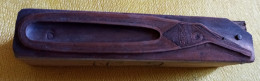Delcampe - ANCIENNE MATRICE D'IMPRIMERIE CUIVRE SUR SOCLE BOIS CISAILLE TAMPON THUILLIER LEFRANT NOGENT EN BASSIGNY :74MMX14MMX23MM - Seals