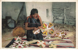 Delcampe - INDIEN #FG56239 A HOPI MOKI BASKET WEAVER - Indianer