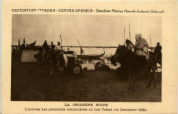 Delcampe - Arrivee Des Premieres Automobiles Au Lac Tschad Citroen - Chad