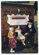 Delcampe - CPSM / CPM 10.5 X 15 Morbihan LE FAOUET-LANGONNET A L'écoute De Tad Koz Enfants Vieil Homme Pipe Lit Clos - Faouët