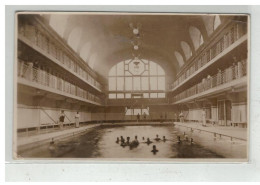 Delcampe - NATATION #17327 NAGEURS UNE PISCINE CARTE PHOTO - Nuoto