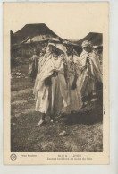 Delcampe - ETHNIQUES ET CULTURES - AFRIQUE - MAROC - AZROU - Jeunes Berbères En Habit De Fête - Afrika