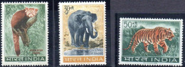 Delcampe - INDE INDIA Timbre Neuf MNH ** Année Year 1962-63 N°YT 149 150 151  Mi 359 360 361  Himalayan Panda Indian Elephant Tiger - Unused Stamps
