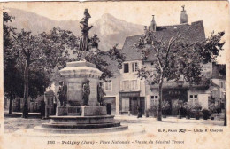 Delcampe - 39 - Jura -  POLIGNY - Place Nationale - Statue Du General Travot - Poligny