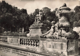 Delcampe - [-5%] FRANCE - Nîmes - Jardin - Fontaine - Editions De Luxe Estel - Lavelle & Cie - 1956 - Carte Postale Ancienne - Nîmes