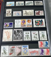 Delcampe - ANNEE 1983  LUXE ** GOMME D'ORIGINE - 1980-1989