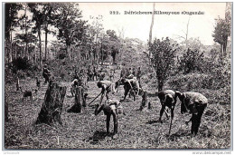 Delcampe - OUGANDA - Defricheurs Kikouyous - Uganda