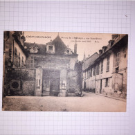 Delcampe - Crepy En Valois , Maison De Saint Joseph Rue Daint Denis - Crepy En Valois