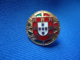 Delcampe - PORTUGAL PORTUGUESE FLAG QUINAS PIN 20mm - Army