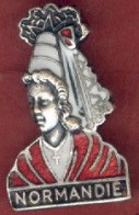 Delcampe - ** BROCHE  NORMANDIE ** - Brooches