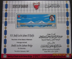Delcampe - BAHRAIN ~ MINIATURE SHEET ~ S.G. MS627 ~ 1997 ~ OPENING OF THE SHAIKH ISA BIN SALMAN BRIDGE. ~ MNH #05443 - Bahrein (1965-...)