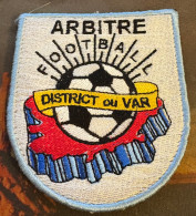 Delcampe - ECUSSON ARBITRE FED FRANCAISE DE FOOT BALL: VAR - Firemen