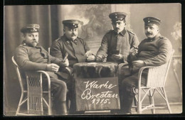 Delcampe - Foto-AK Vier Soldaten Beim Kartenspiel Am Tisch, 1915 - Speelkaarten