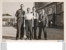Delcampe - V05A  Carte Photo Concours De Boule La Lyonnaise Pétanque à Situer En 1943 - Bowls